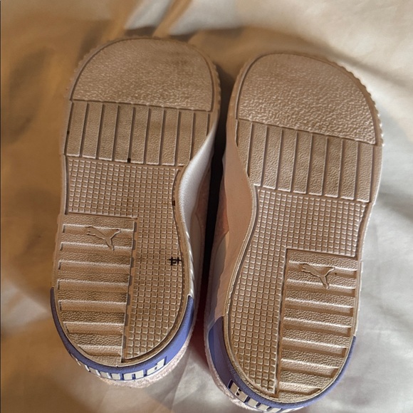 Puma Kids Sneakers in White and Pink - Picture 6 of 7